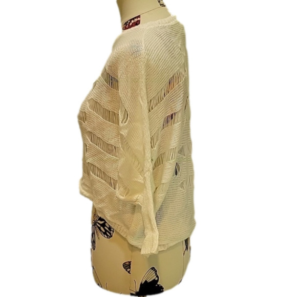 DEREK HEART white bat sleeved knitted sweater. Neat distressed pattern. Size M - Picture 2 of 9